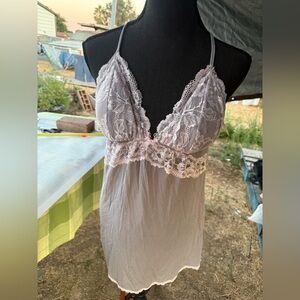 WOMENS Victoria Secret Large Elegant Lace Trim Nightgown
